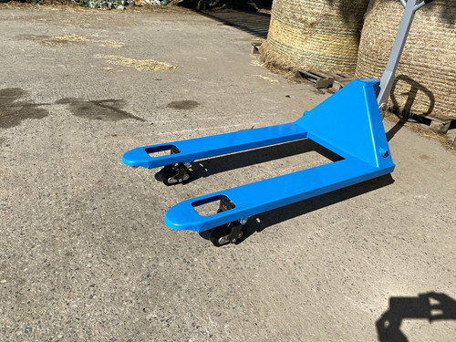 Manual pallet truck - pallet,
