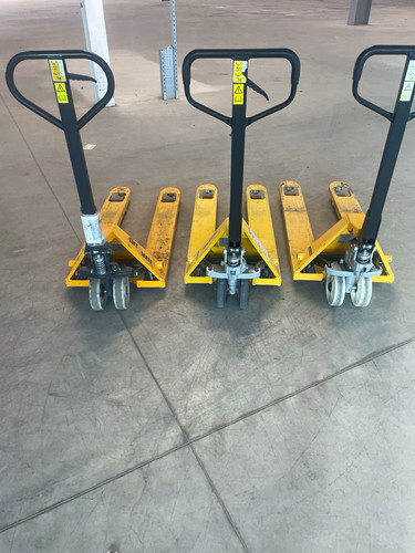 Yellow manual pallet trucks - pallet,